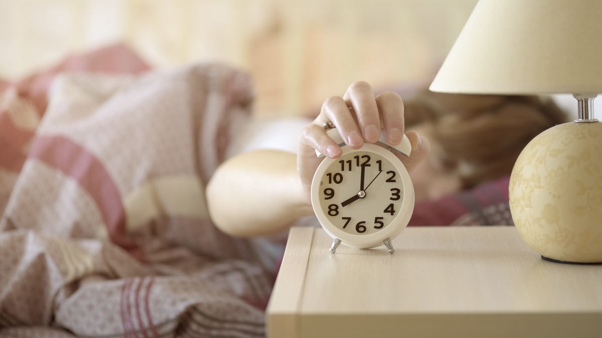 7 tips til hvordan man kommer seg opp om morgenen