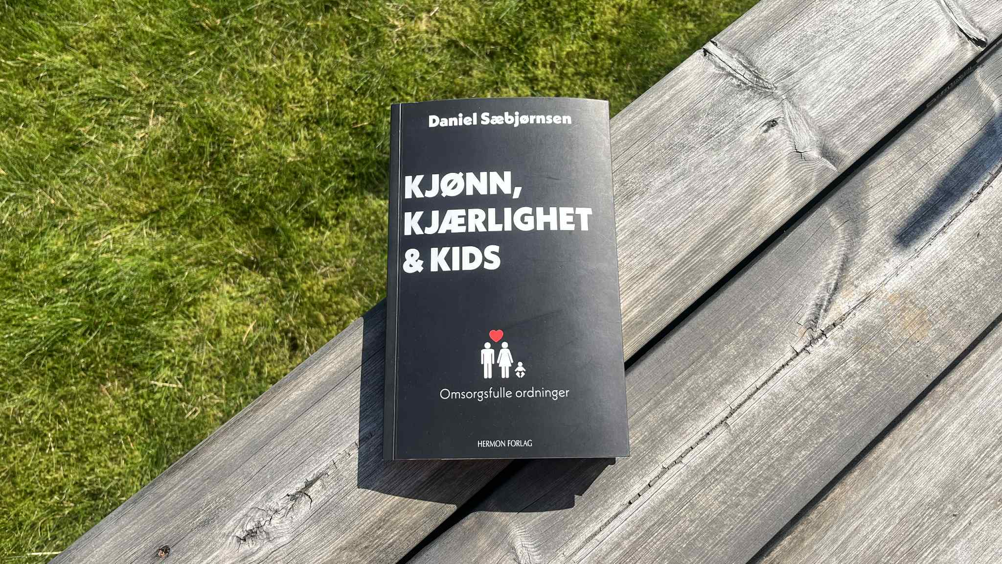 BOKTIPS: Et bibelsk kompass – motstrøms til samfunnet som har glemt Guds kjærlighet