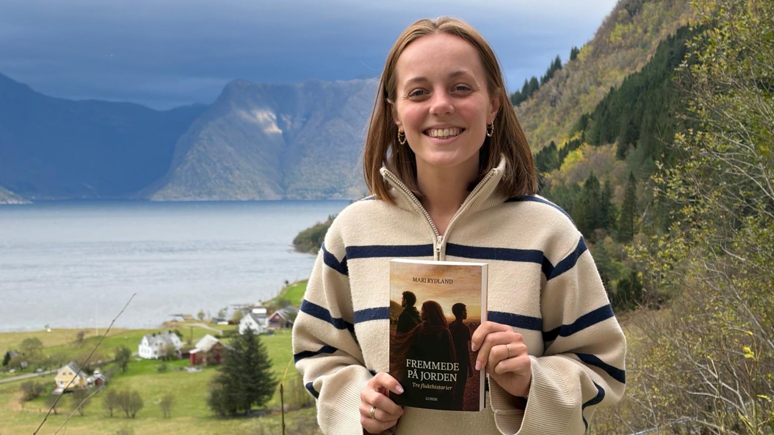 – Vi er alle fremmede på jorden, forteller forfatter Mari Rydland